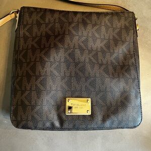 Michael Kors Crossbody